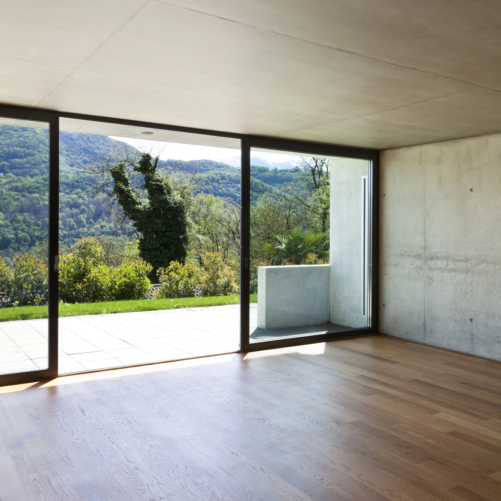 Widok na góry z wnętrza pomieszczenia