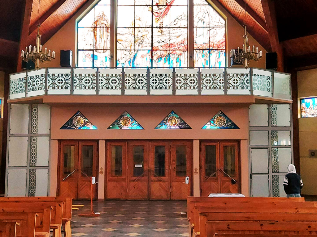 Witraże w kościele - realizacja szkła z nadrukiem