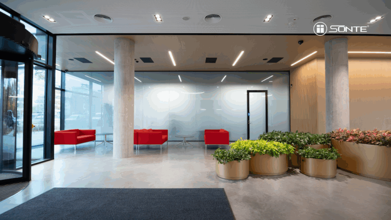 Zastosowanie szkła laminowanego z folią LCD w biurze