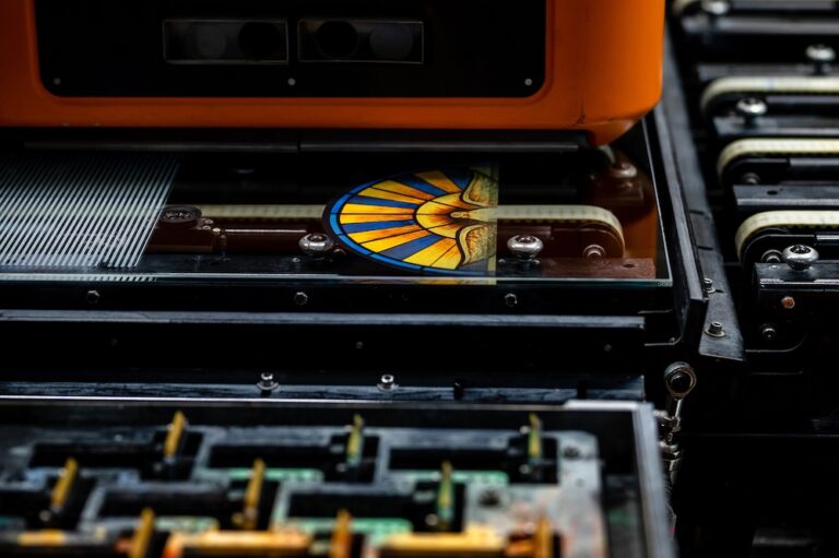 Tworzenie szkła z nadrukiem ceramicznym w Vitroterm-Murów